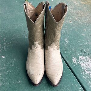 Tony Lama Tan Leather Cowboy Boots